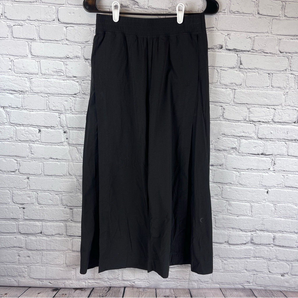 Zyia Yoga Capri Pants Women Medium (26x22.5) Black High Waisted Flare Athleisure